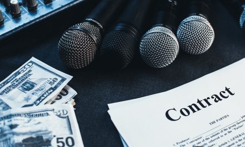 Microphones, the contract between the producer and the artist
